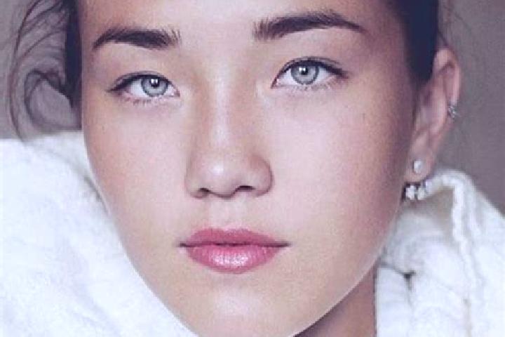 Luna, 20, a auburn amber-eyed caucasian companion based in Wangdingdi. Offering Fetish, Erotic Massage, Couples. Available for incall and outcall, overnight ...