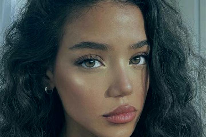 Luna, 20, a black brown-eyed caucasian companion based in Pahleh. Offering Girlfriend Experience, Domination, Party Girl, CIM. Available for incall and outca...