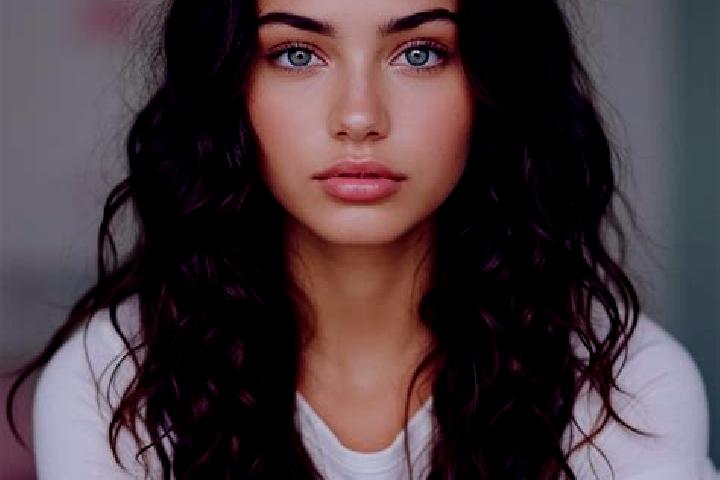 Luna, 20, a brunette amber-eyed mediterranean companion based in Inskoy. Offering Duos, Erotic Massage, Girlfriend Experience, Overnight. Available for incal...