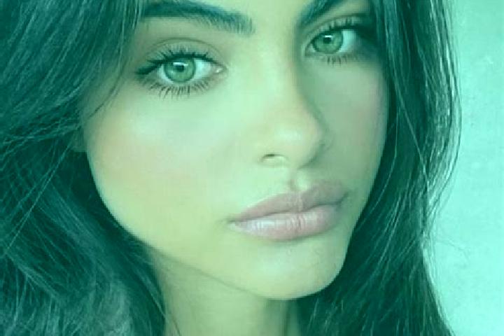 Luna, 20, a brunette dark-eyed indian companion based in Cavriago. Offering Tantra, Fetish, A-Level, Dinner Date. Available for incall and outcall, day and e...