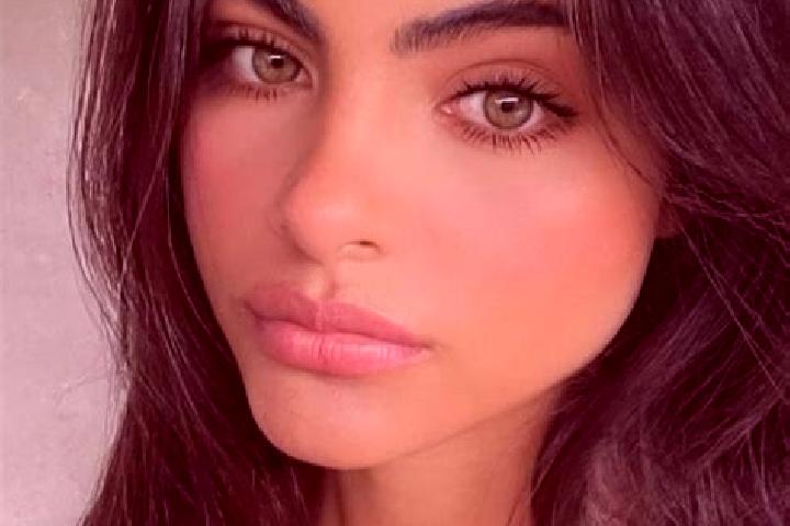 Luna, 20, a brunette green-eyed caribbean companion based in Viudas de Poniente. Offering Couples, Girlfriend Experience, Striptease. Available for incall an...