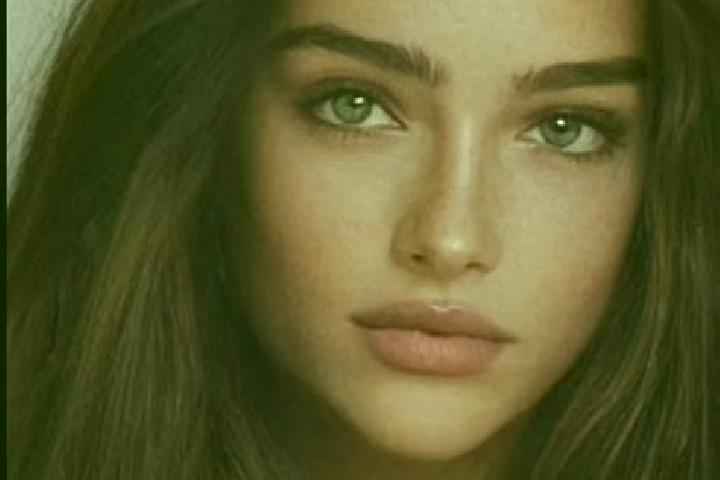 Luna, 20, a chestnut grey-eyed caucasian companion based in Mekarjaya. Offering GFE, A-Level, Travel Companion. Available for incall and outcall, day and eve...