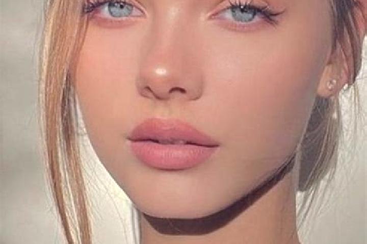 Luna, 20, a dark blonde blue-eyed ebony companion based in Breville-les-Monts. Offering Duos, Couples, Tantra, Erotic Massage. Available for incall and outca...