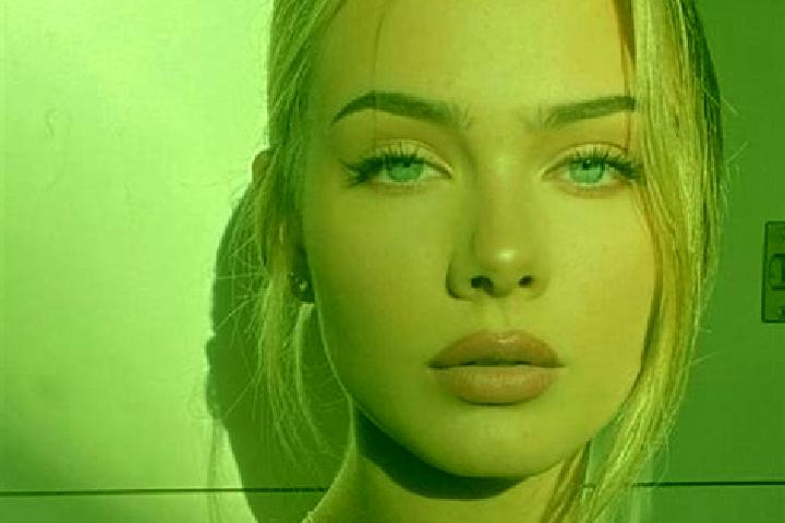 Luna, 20, a red dark-eyed european companion based in Zuera. Offering Girlfriend Experience, Couples. Available for incall and outcall, day and evening dates.