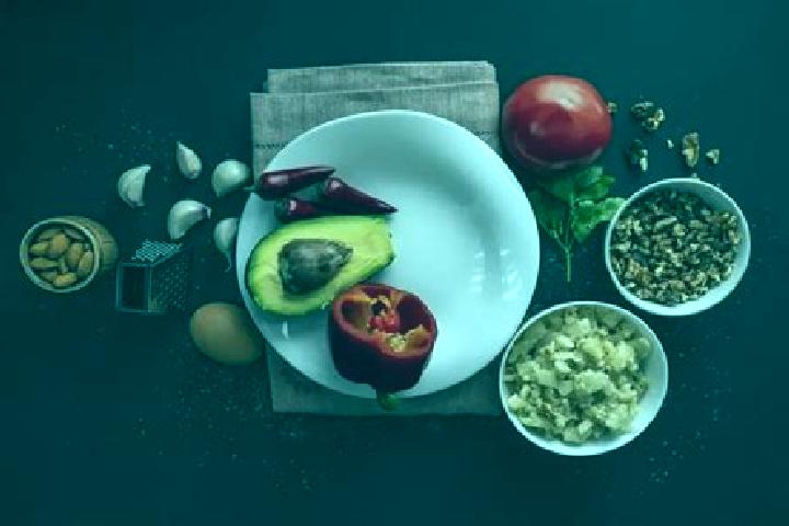 Luna, 20, a red dark-eyed mediterranean companion based in Zacate Colorado. Offering Dinner Date, GFE, CIM. Available for incall and outcall, day and evening...