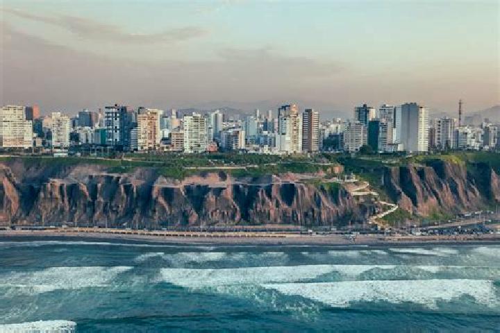 Luna, 20 — Escort in Borja, Peru