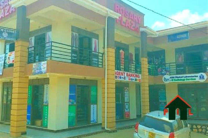 Luna, 20 — Escort in Bweyogerere, Uganda