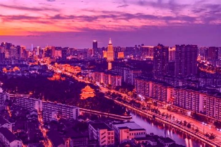 Luna, 20 — Escort in Changjiang, China