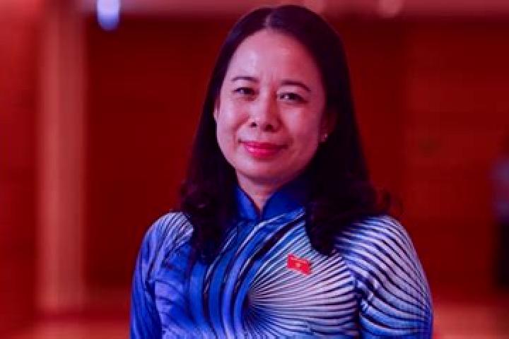 Luna, 20 — Escort in GJong Xuan, Vietnam