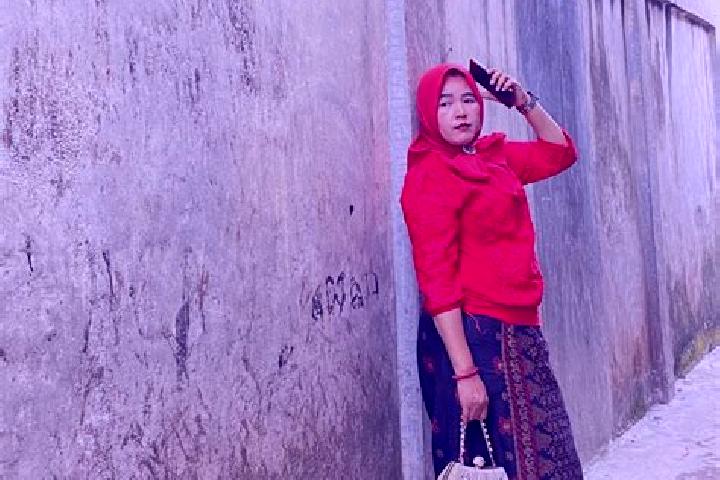 Luna, 20 — Escort in Molibagu, Indonesia