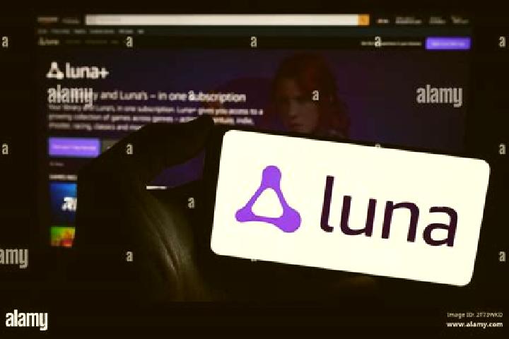 Luna, 20 — Escort in Selecikoese, Turkey