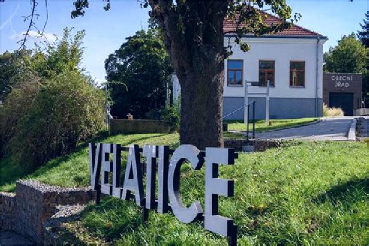Luna, 20 — Escort in Velatice, Czech Republic