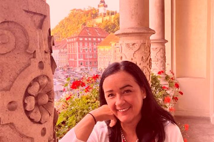 Luna, 20 — Escort in Wetzelsdorf, Austria