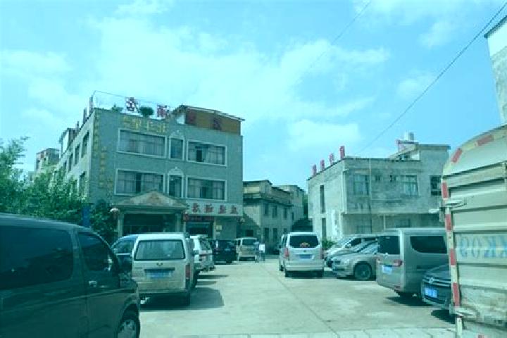Luna, 20 — Escort in Xiazhuang, China