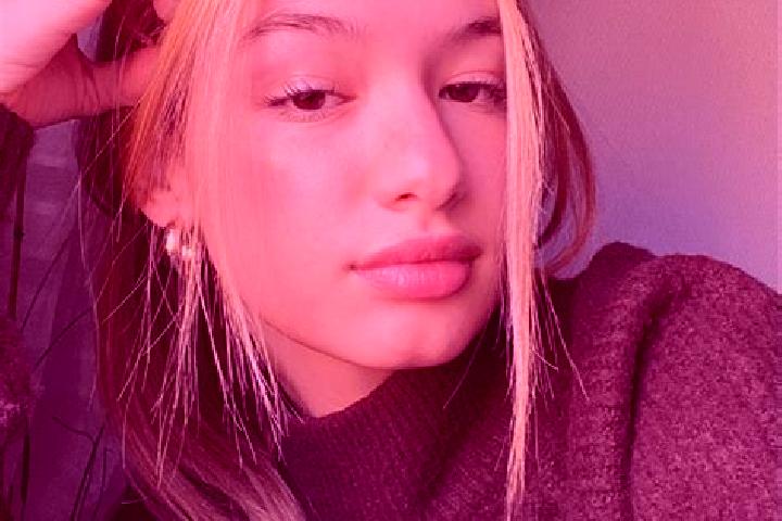 Luna, 21, a blonde brown-eyed caribbean companion based in Heshe. Offering 69, Dinner Date, Deep French Kissing, BDSM. Available for incall and outcall, over...
