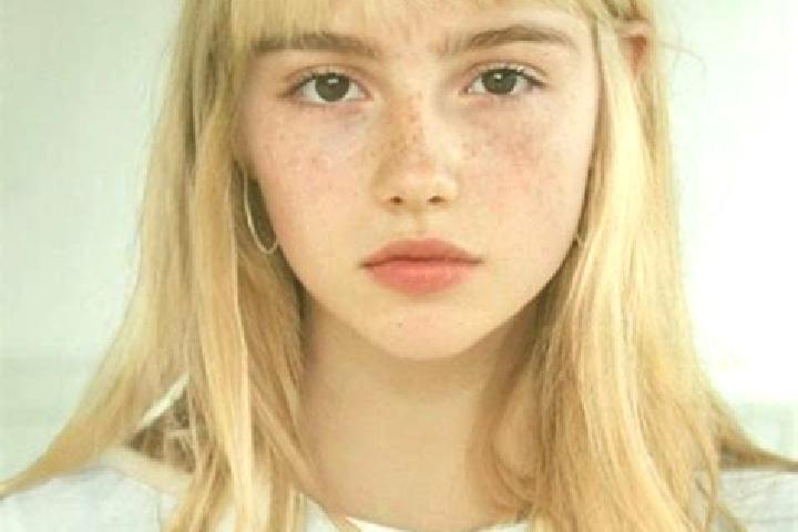 Luna, 21, a blonde brown-eyed middle eastern companion based in Courson. Offering Couples, GFE, Striptease, Fetish. Available for incall and outcall, overnig...