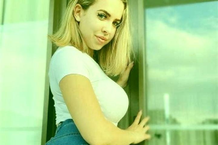 Luna, 21, a blonde green-eyed latina companion based in San Jose del Llano. Offering Party Girl, Erotic Massage. Available for incall and outcall, day and ev...