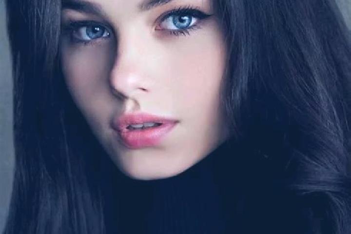Luna, 21, a brunette grey-eyed slavic companion based in Lekana. Offering Fetish, Roleplay, 69, Girlfriend Experience, Party Girl. Available for incall and o...