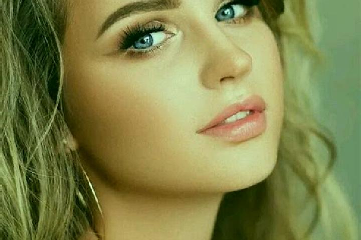 Luna, 21, a dark blonde blue-eyed caucasian companion based in Arcevia. Offering Travel Companion, Striptease, Domination, OWO. Available for incall and outc...