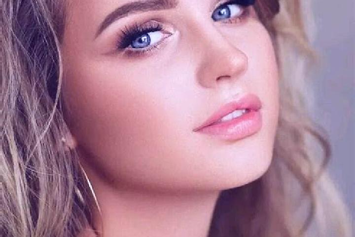 Luna, 21, a dark blonde blue-eyed indian companion based in Lerin. Offering A-Level, Massage, Roleplay, Prostate Massage. Available for incall and outcall, o...