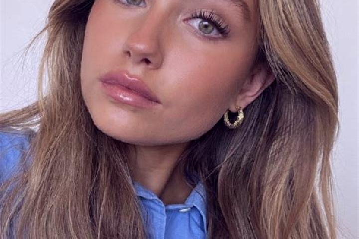 Luna, 21, a dark blonde green-eyed ebony companion based in Adani. Offering Party Girl, A-Level, Couples. Available for incall and outcall, day and evening d...