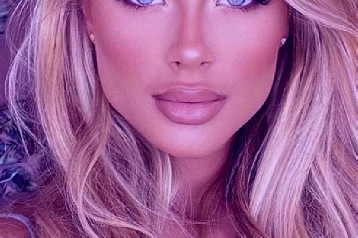 Luna, 21, a dark blonde hazel-eyed latina companion based in Seebad Heringsdorf. Offering Deep French Kissing, Massage, BDSM, Dinner Date. Available for inca...