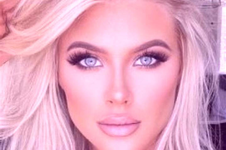 Luna, 21, a platinum blonde amber-eyed latina companion based in Knebworth. Offering Erotic Massage, Dinner Date, Couples, Prostate Massage, Girlfriend Exper...