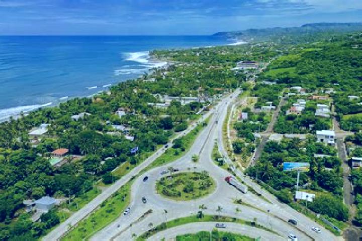 Luna, 21, a red blue-eyed caribbean companion based in La Libertad. Offering OWO, 69, Couples, CIM. Available for incall and outcall, overnight bookings avai...