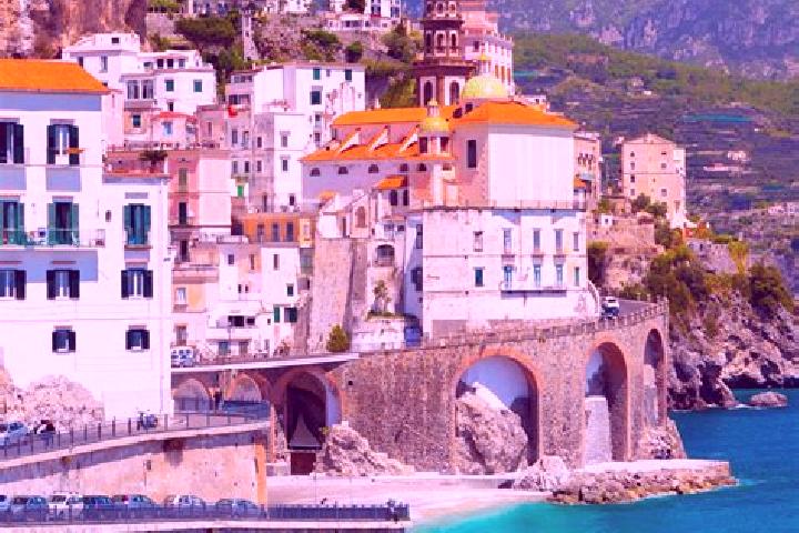 Luna, 21 — Escort in Baiso, Italy