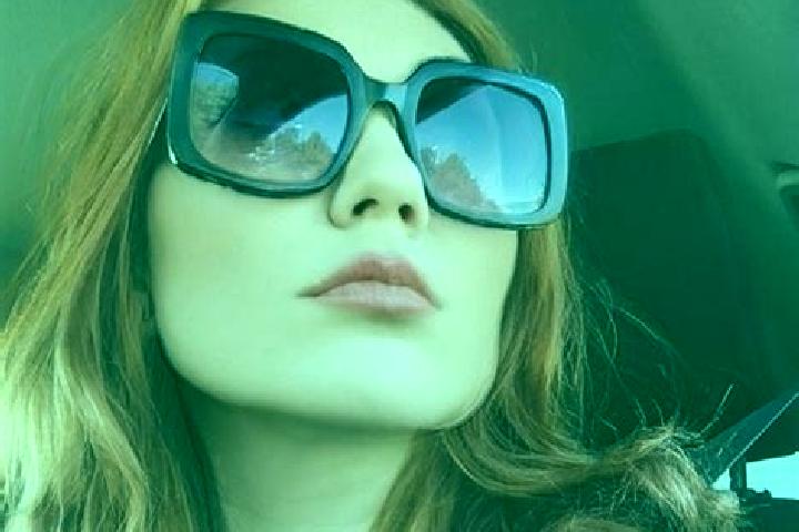 Luna, 21 — Escort in Candesti, Romania