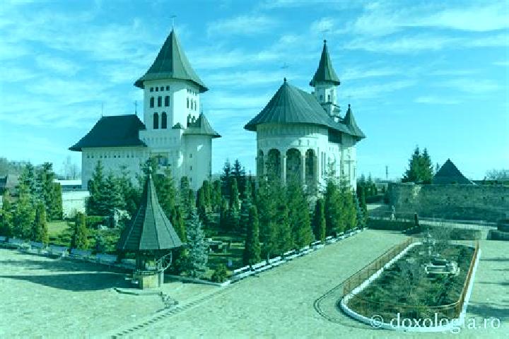 Luna, 21 — Escort in Hadambu, Romania