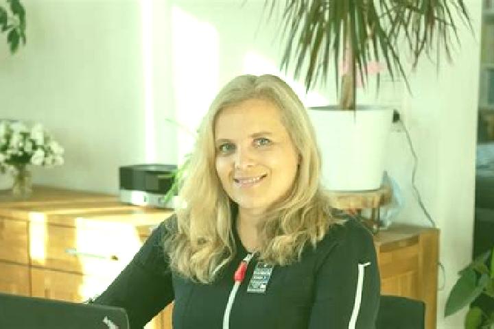 Luna, 21 — Escort in Klaeden, Germany