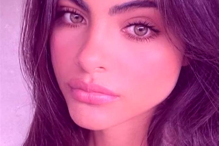 Luna, 22, a black hazel-eyed caucasian companion based in Hulha Negra. Offering Tantra, Domination, Massage, CIM. Available for incall and outcall, overnight...