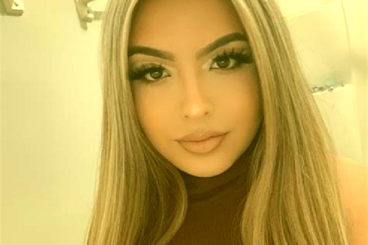 Luna, 22, a blonde brown-eyed latina companion based in Sasso Morelli. Offering Erotic Massage, Roleplay, Travel Companion, BDSM. Available for incall and ou...