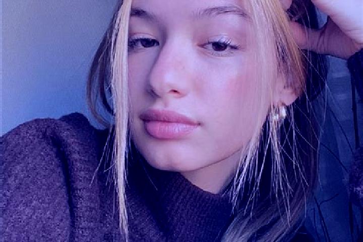 Luna, 22, a blonde brown-eyed mixed companion based in Dunholme. Offering CIM, Massage. Available for incall and outcall, day and evening dates.