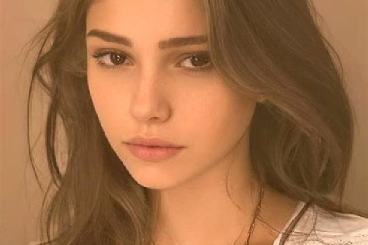 Luna, 22, a brunette brown-eyed slavic companion based in Kwaggafontein. Offering Girlfriend Experience, Fetish, Travel Companion, CIM, Couples. Available fo...