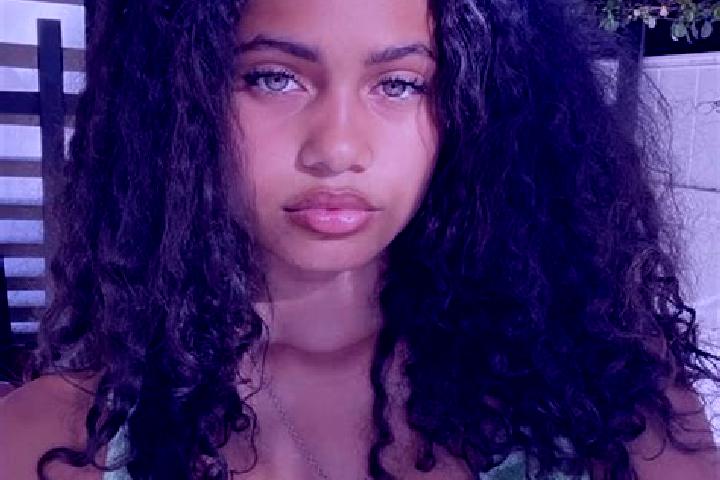Luna, 22, a red green-eyed mixed companion based in Oignies. Offering CIM, Massage, Overnight, Deep French Kissing. Available for incall and outcall, overnig...