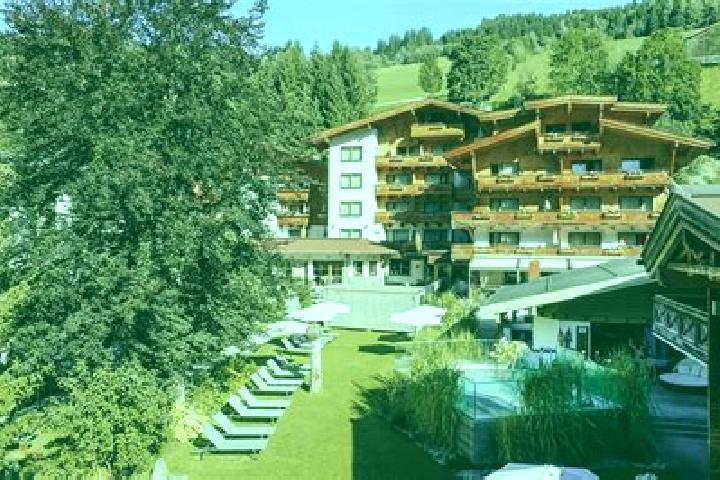 Luna, 22 — Escort in Berwang, Austria