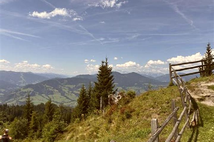 Luna, 22 — Escort in Sankt Veit im Pongau, Austria