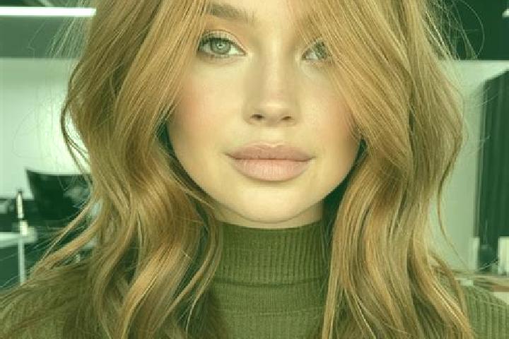 Luna, 23, a auburn grey-eyed european companion based in Walserfeld. Offering Travel Companion, Overnight, Deep French Kissing, Girlfriend Experience, Tantra...