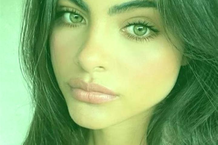 Luna, 23, a auburn hazel-eyed middle eastern companion based in Orenburg. Offering Travel Companion, Girlfriend Experience. Available for incall and outcall,...