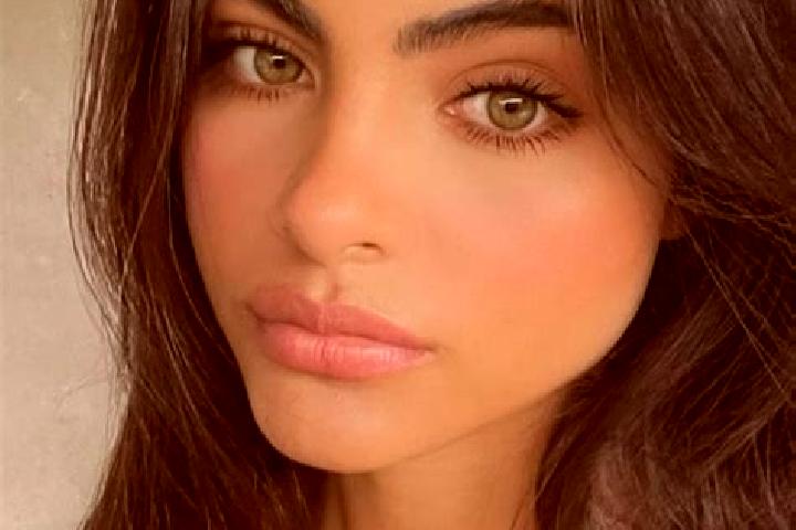 Luna, 23, a black hazel-eyed slavic companion based in Playa Chica. Offering OWO, Massage, Striptease, A-Level. Available for incall and outcall, overnight b...