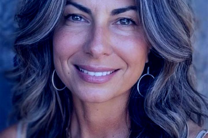 Luna, 23, a brunette grey-eyed latina companion based in Husnicioara. Offering Deep French Kissing, Dinner Date, 69. Available for incall and outcall, overni...