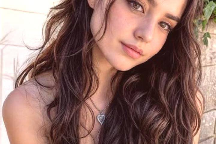 Luna, 23, a brunette hazel-eyed latina companion based in Trifylli. Offering Couples, Girlfriend Experience, Deep French Kissing. Available for incall and ou...