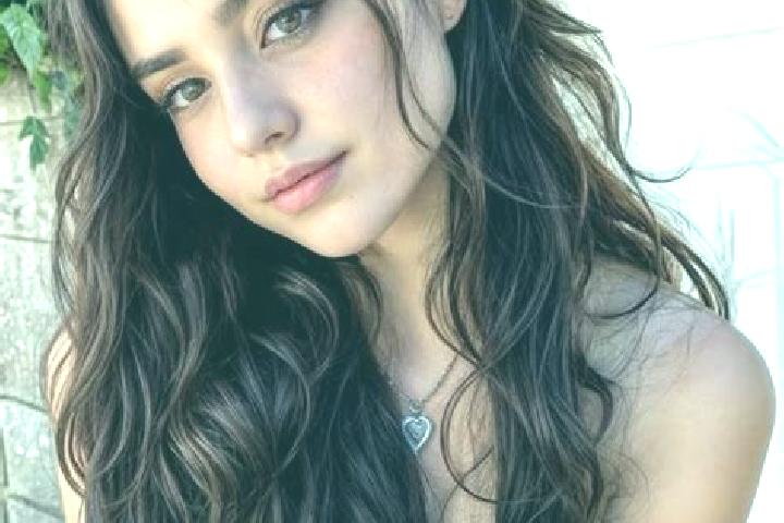 Luna, 23, a brunette hazel-eyed slavic companion based in Moravia-Walther. Offering Travel Companion, Duos, Dinner Date, Tantra, Massage. Available for incal...