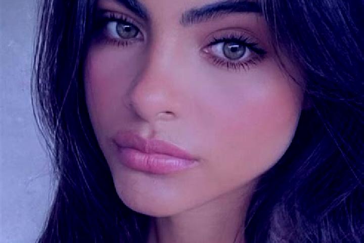 Luna, 23, a chestnut dark-eyed indian companion based in Jezera. Offering Duos, Erotic Massage, GFE, Couples. Available for incall and outcall, day and eveni...
