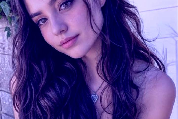Luna, 23, a chestnut hazel-eyed european companion based in Kodarma. Offering BDSM, Tantra, Erotic Massage, Travel Companion, OWO. Available for incall and o...