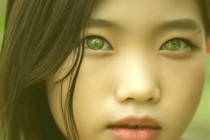 Luna, 23, a red green-eyed asian companion based in Balmuccia. Offering Party Girl, Erotic Massage. Available for incall and outcall, overnight bookings avai...