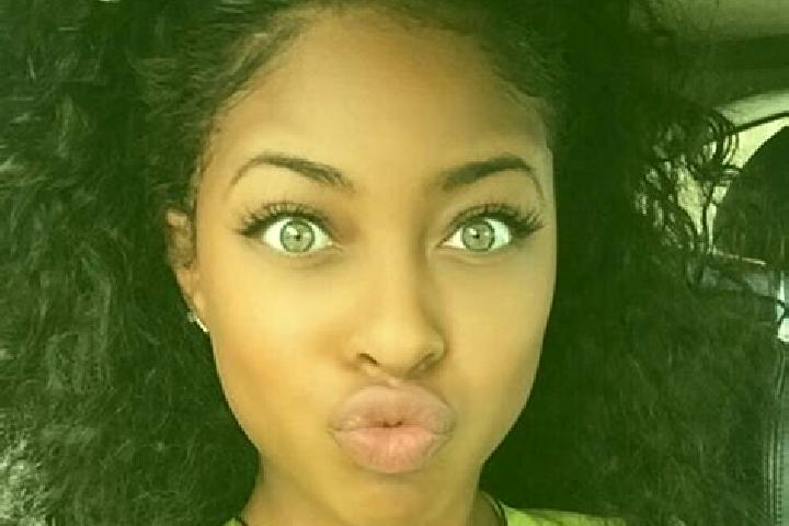 Luna, 23, a red green-eyed ebony companion based in Gallatin. Offering A-Level, Roleplay, Fetish. Available for incall and outcall, day and evening dates.