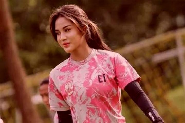 Luna, 23 — Escort in Boneng, Indonesia